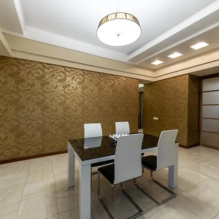 Apartments On Besarabka Kyiv Exterior photo
