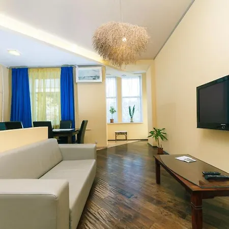 Apartments On Besarabka Kyiv Exterior photo