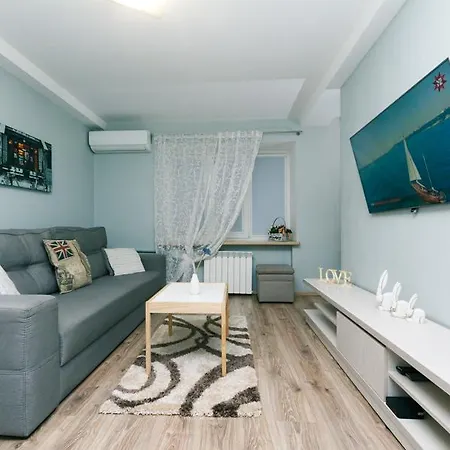 Apartments On Besarabka Kyiv Exterior photo