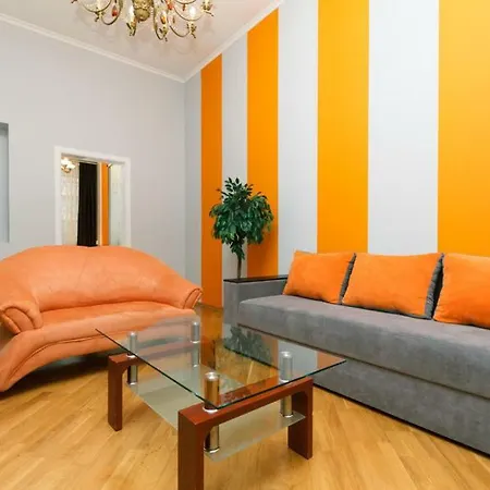 Apartments On Besarabka Kyiv Exterior photo