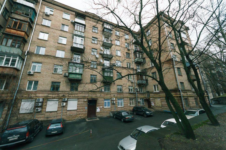 On Besarabka Apartment